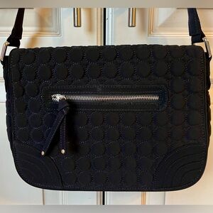 EUC Vera Bradley shoulder bag with unique exterior and interior design patterns.